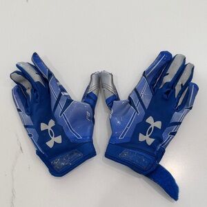 Under Armour football receiver tack gloves *USED*